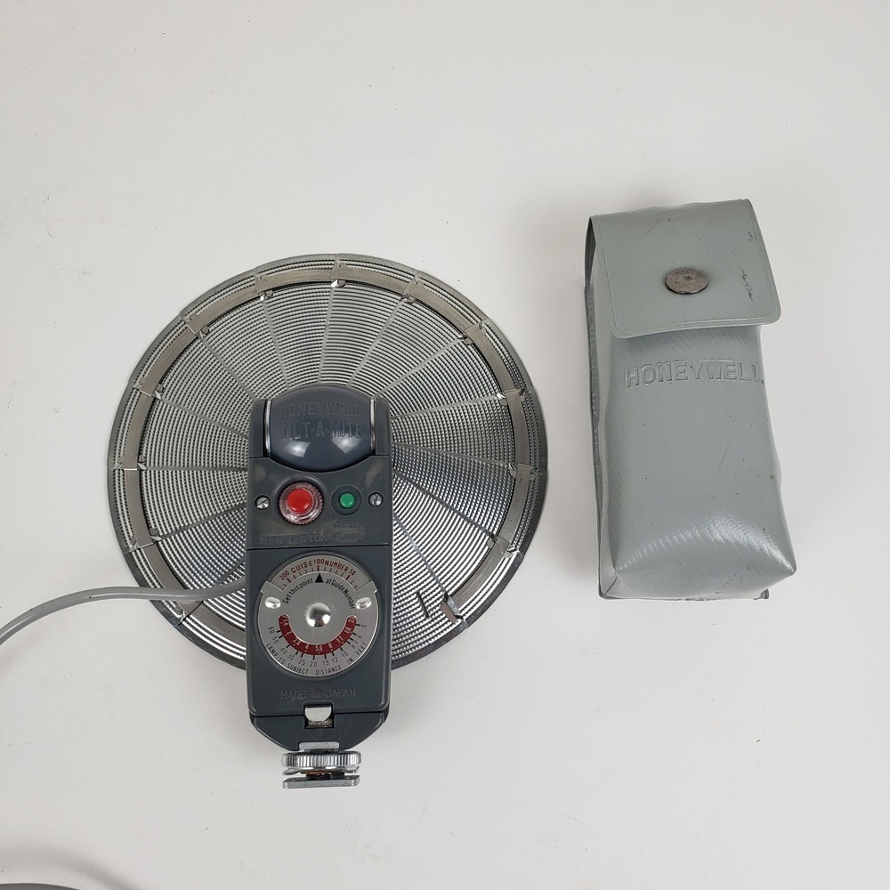 Vintage Honeywell Tilt-A-Mite Folding Fan Flash Unit with Case Made in Japan